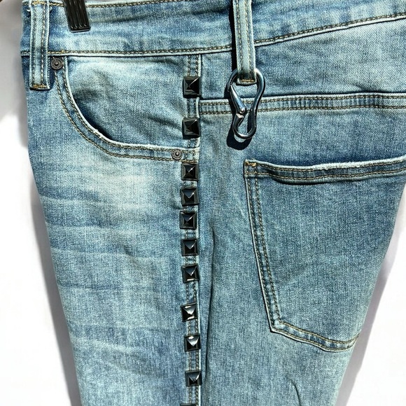 🌻6THNBRHD Studded Light Wash Skinny Jeans Size 30 {new condition] - Picture 7 of 12
